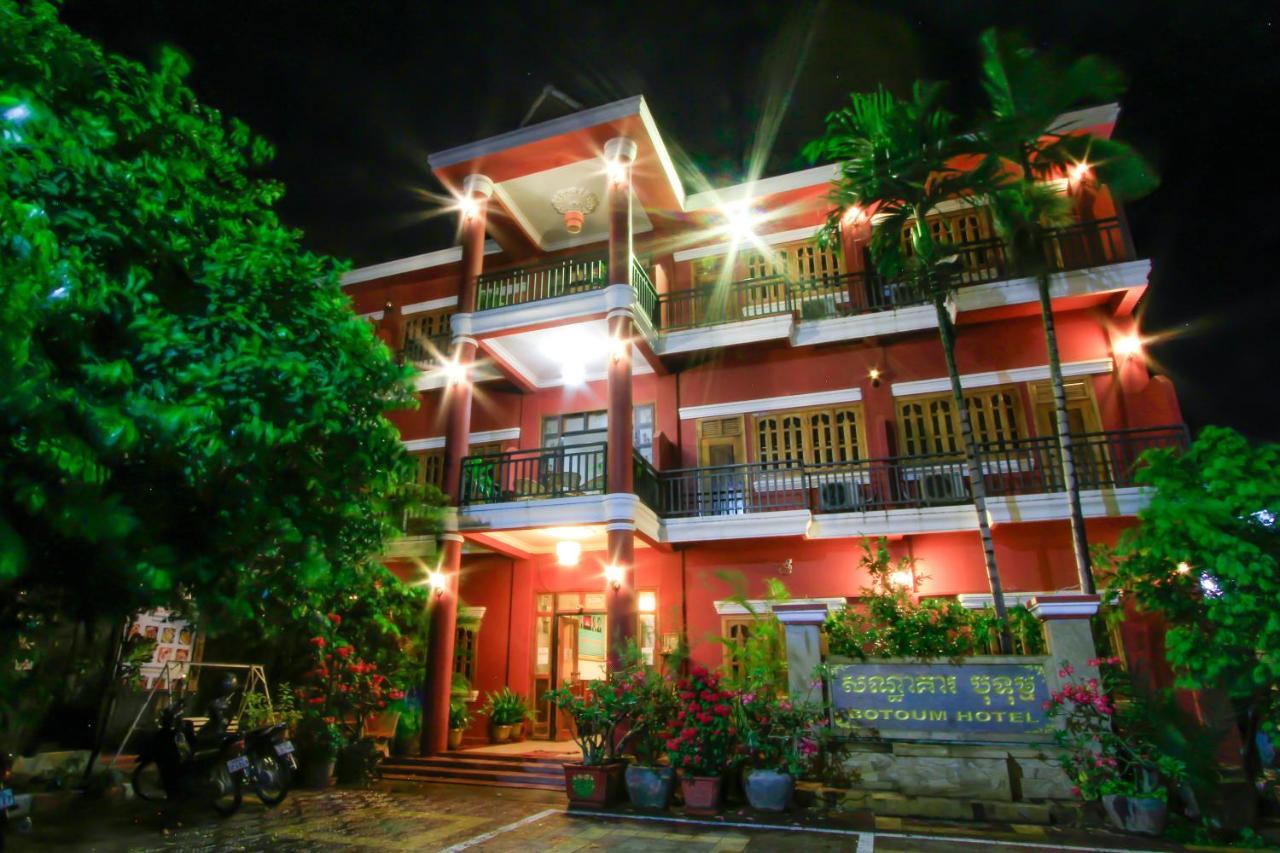 Botoum Hotel Sisophon Esterno foto