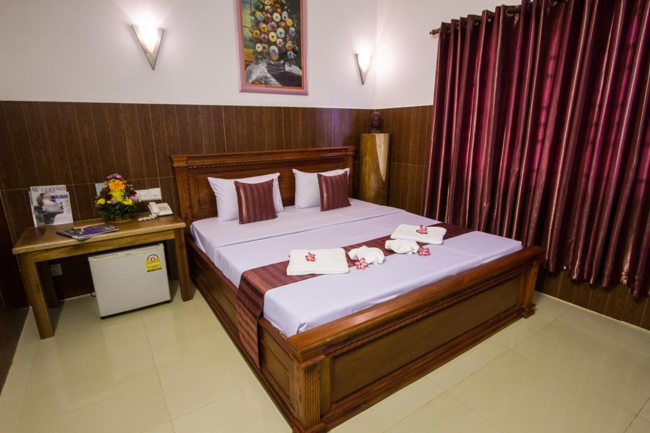 Botoum Hotel Sisophon Esterno foto
