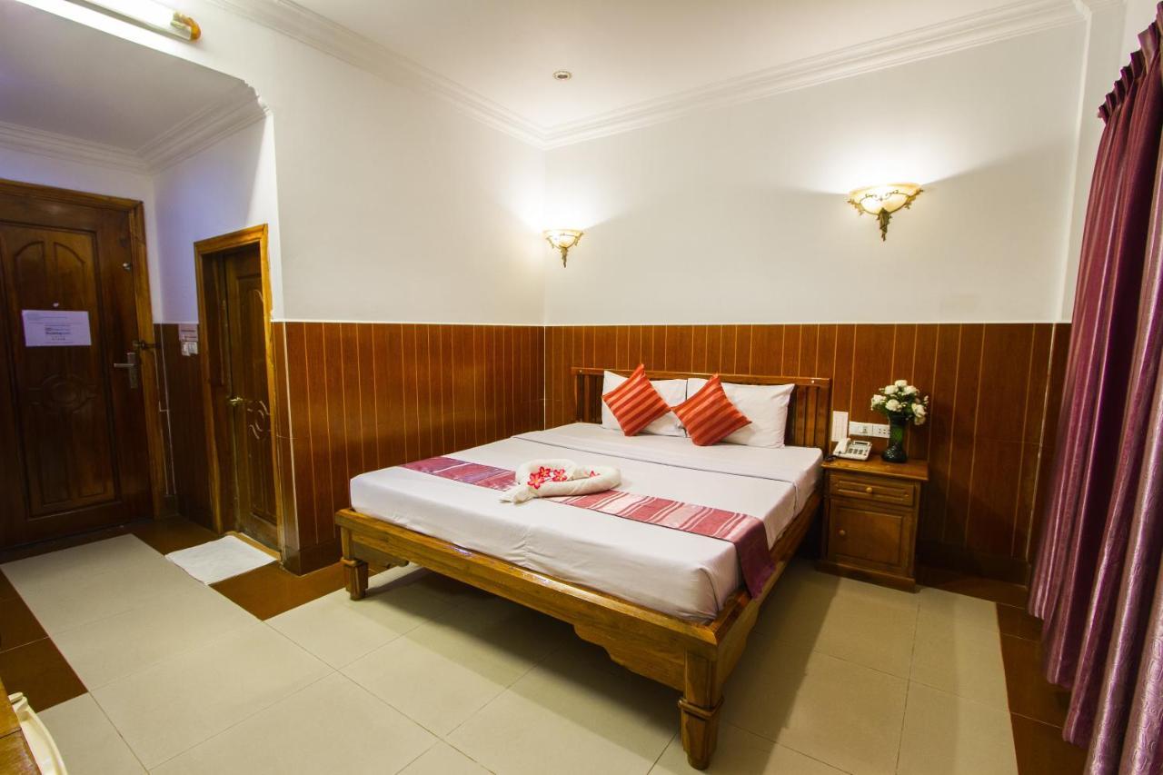 Botoum Hotel Sisophon Esterno foto