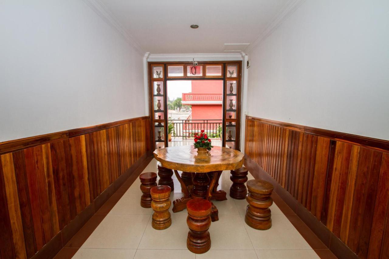 Botoum Hotel Sisophon Esterno foto