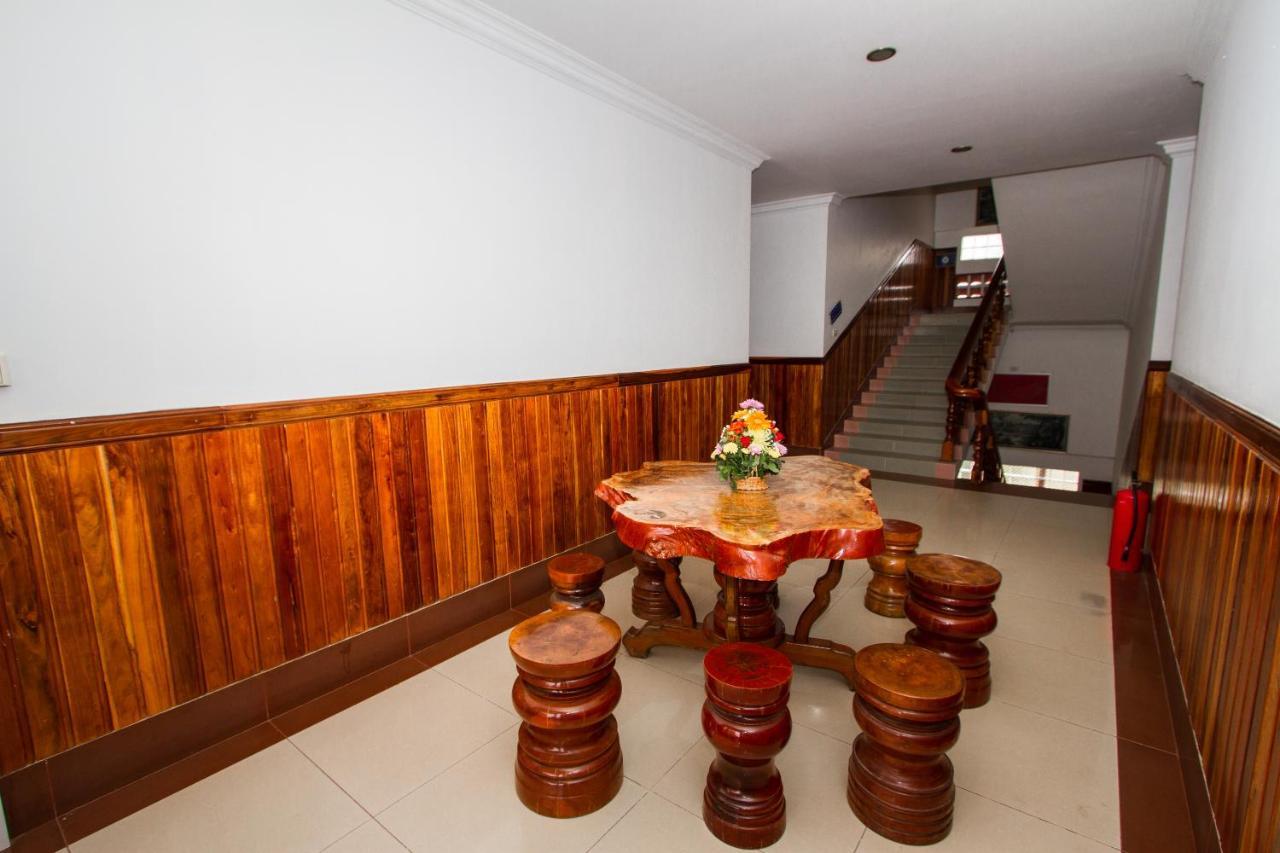 Botoum Hotel Sisophon Esterno foto