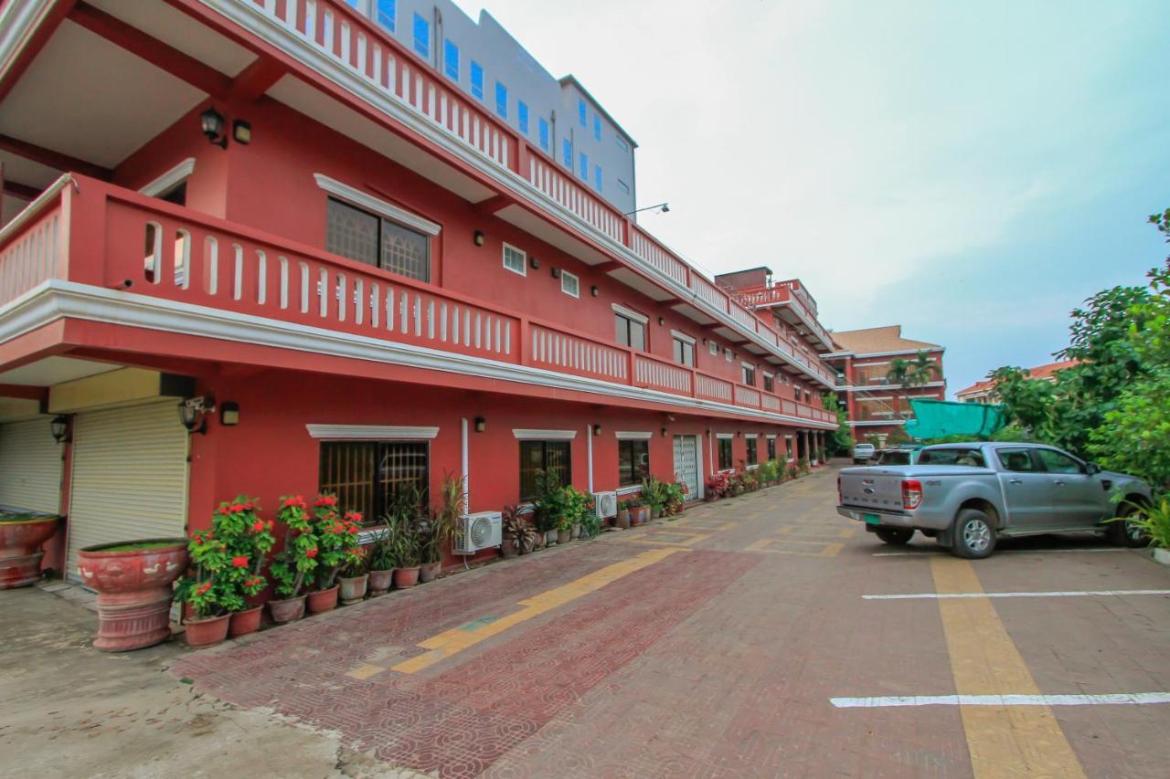 Botoum Hotel Sisophon Esterno foto