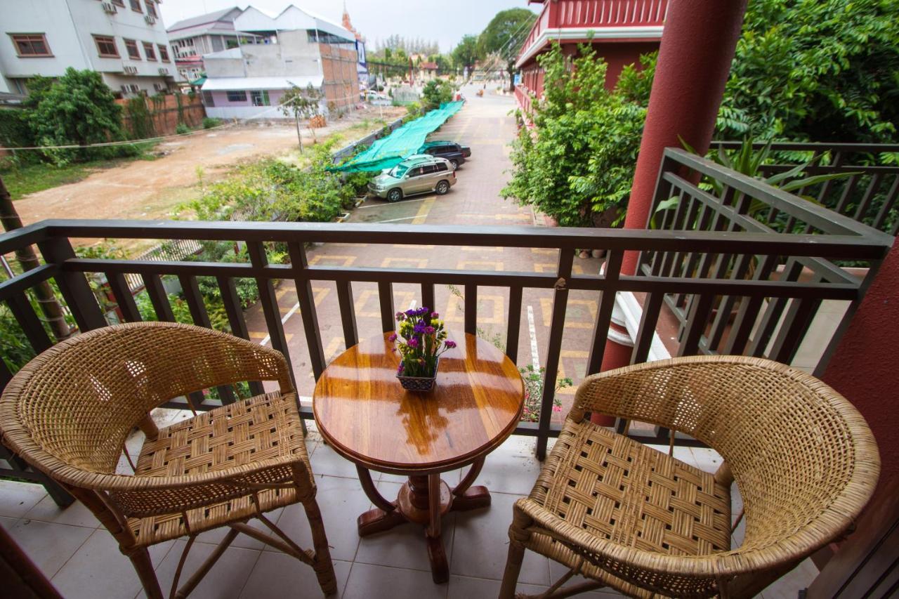 Botoum Hotel Sisophon Esterno foto