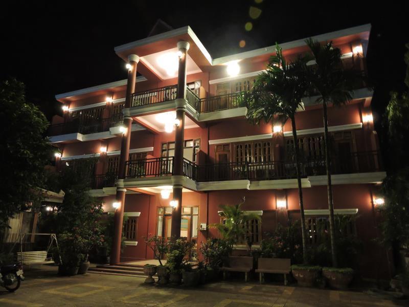 Botoum Hotel Sisophon Esterno foto