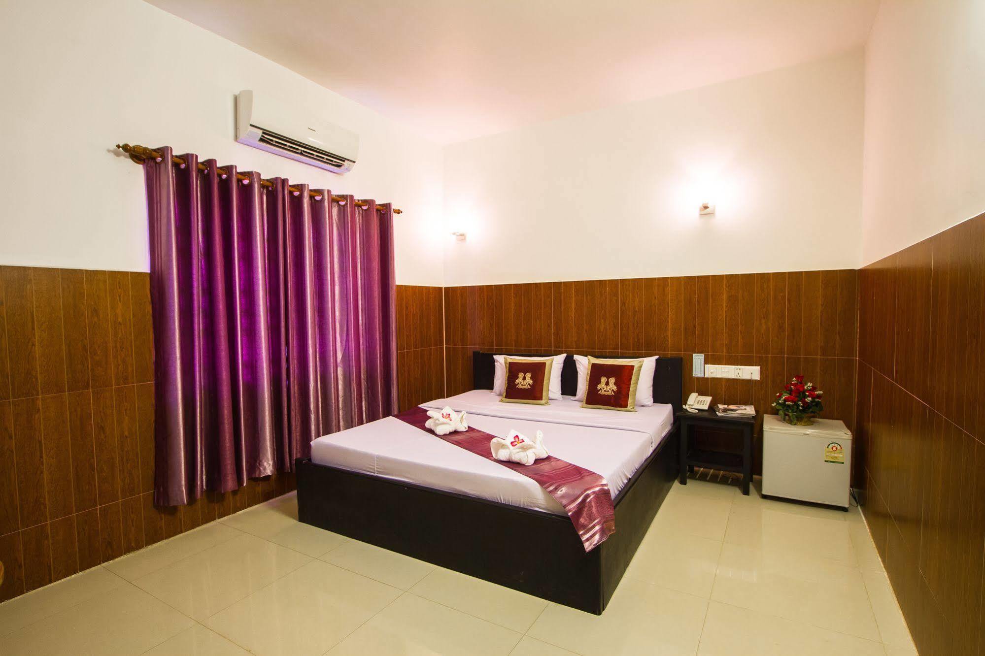 Botoum Hotel Sisophon Esterno foto