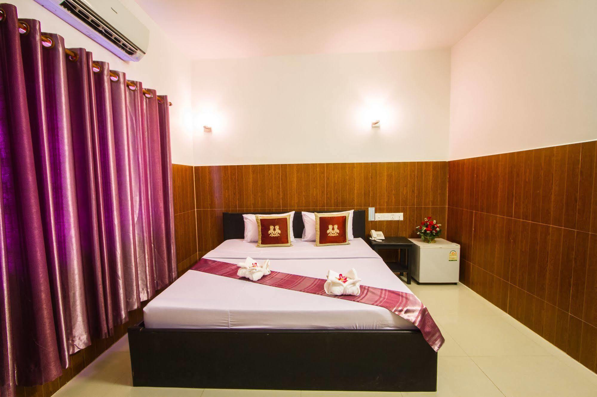 Botoum Hotel Sisophon Esterno foto